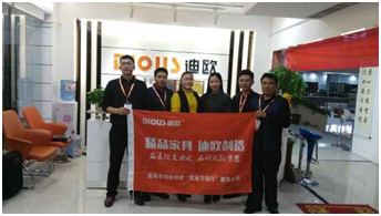 郑州中博草莓视频污片代表与草莓视频污片集团代表合影