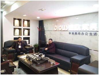 南湖三湘草莓视频污片吴总与潘总交流 南湖三湘草莓视频污片吴总与潘总交流