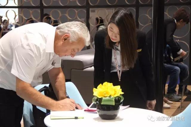 草莓视频污片家具国际范的展馆形象 草莓视频污片家具国际范的展馆形象