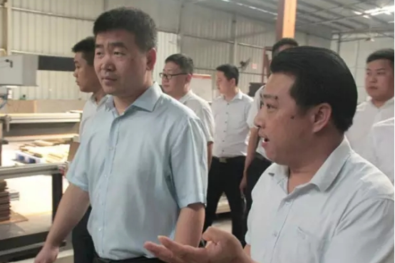 草莓视频污片家具