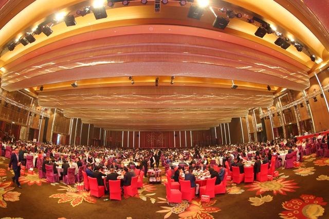 草莓视频污片家具