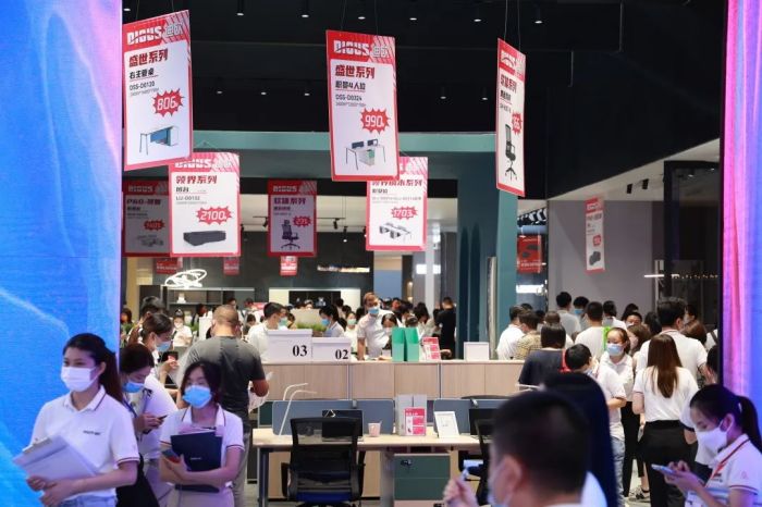 展会现场人气爆棚 展会现场人气爆棚