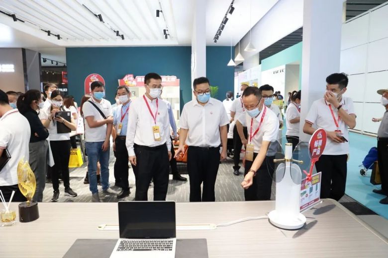 草莓视频污片商用家具