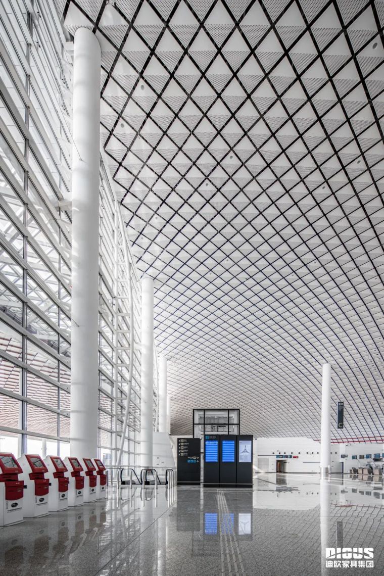 草莓视频污片办公家具案例 x 湛江吴川机场